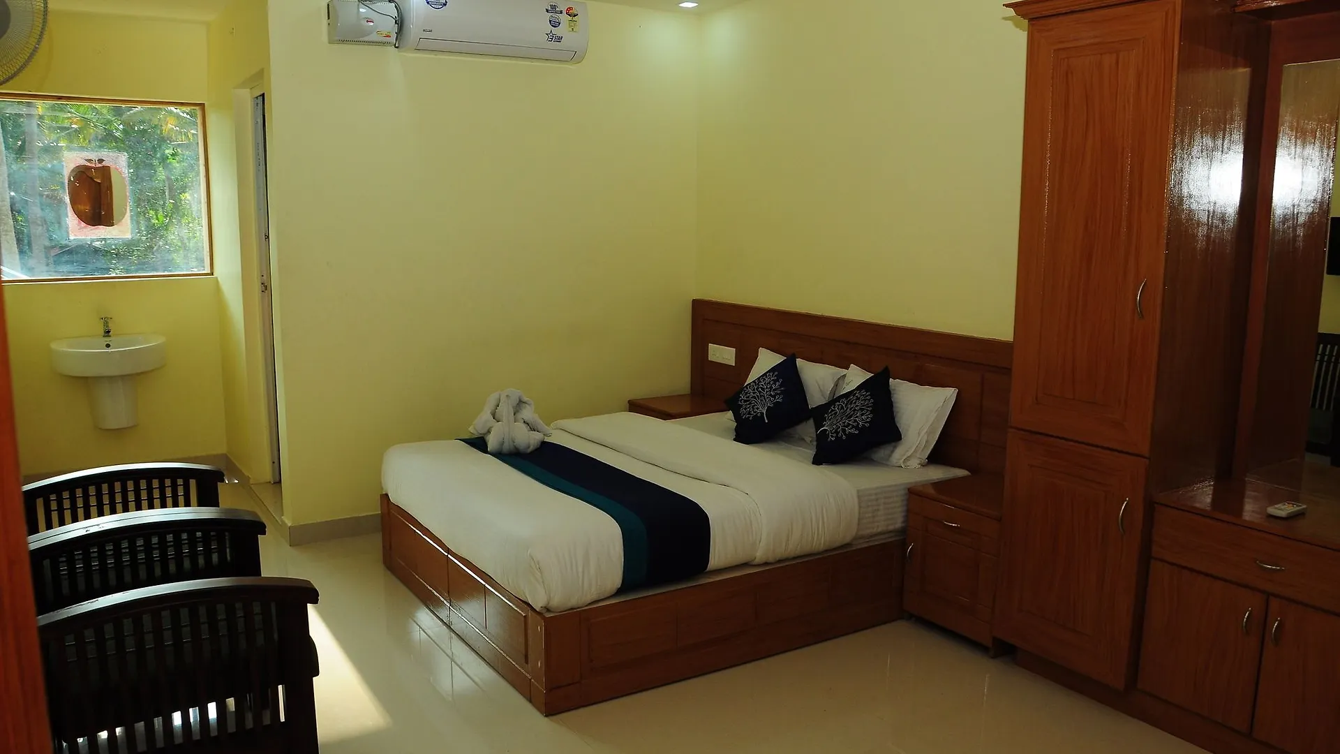 Cosy Lake Villa Alappuzha Szálloda
